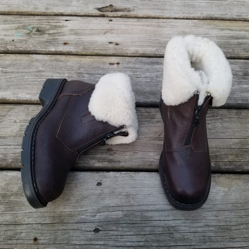 Blondo Waterproof Brown Leather White Faux Fur Fold Over Cuff Zip Ankle Boots 7
